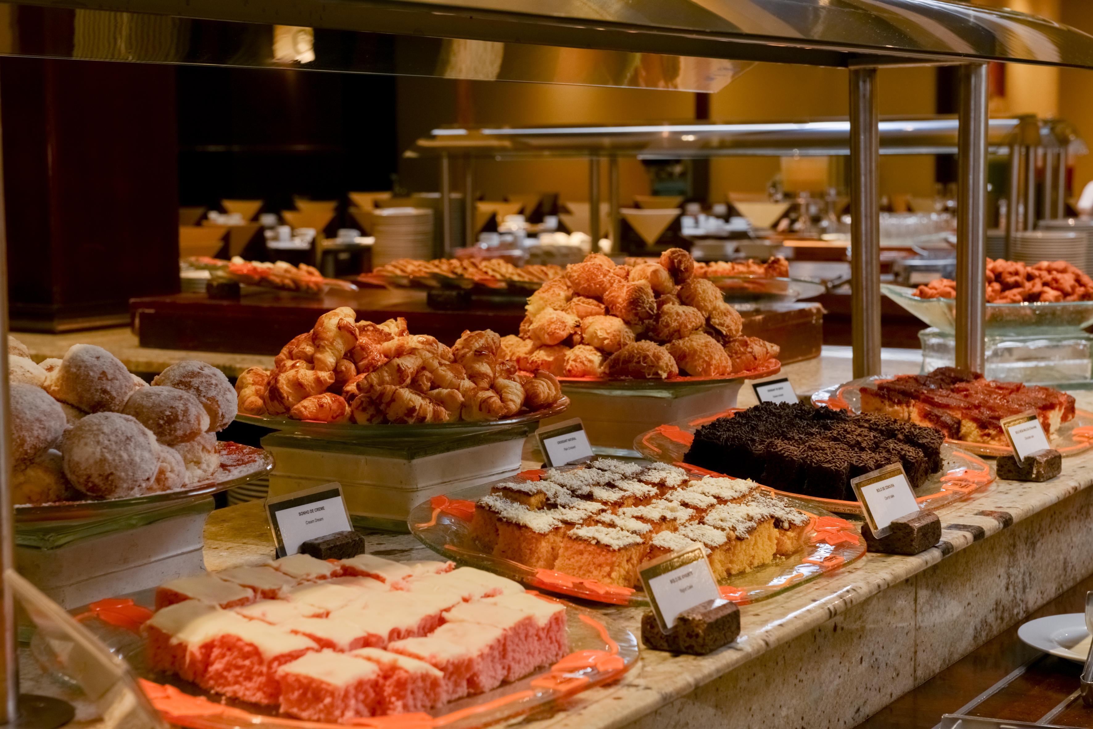 Wish Serrano Resort Gramado Extérieur photo A dessert buffet
