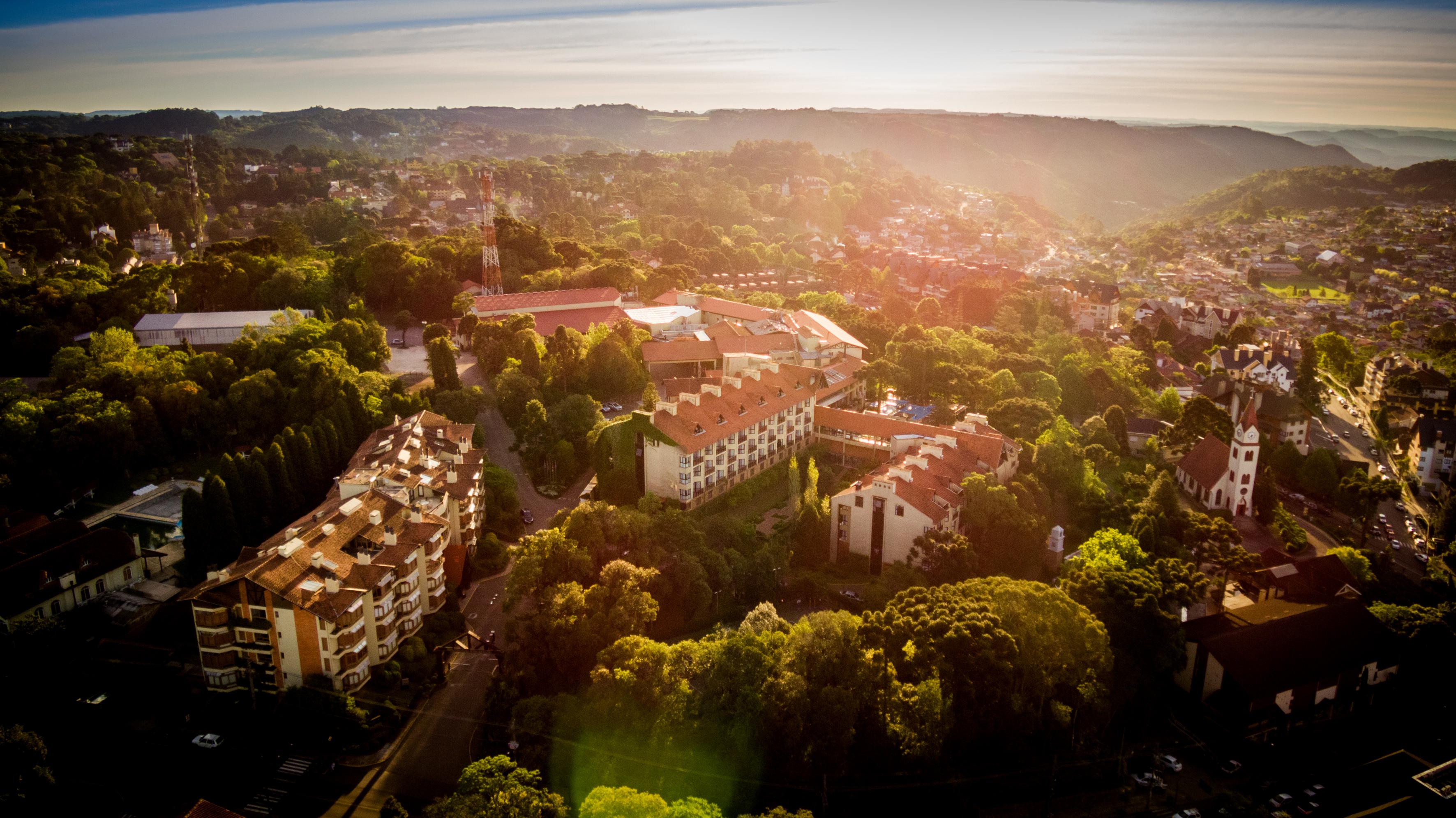 Wish Serrano Resort Gramado Extérieur photo Aerial view of the campus